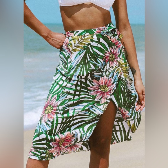 Cupshe Tropical Wrap Style Skirt Women's Size Small NWT - Picture 3 of 5
